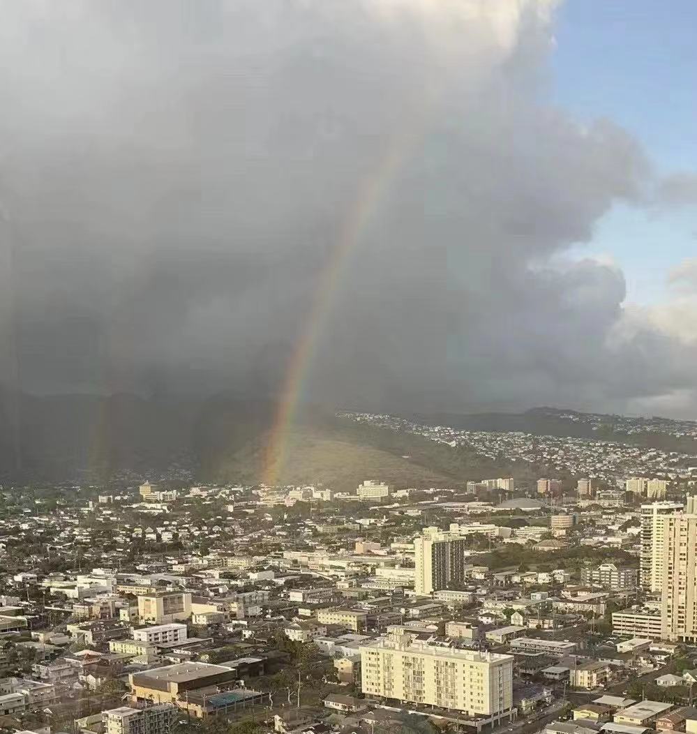 Sakura Spa space and Honolulu view 3