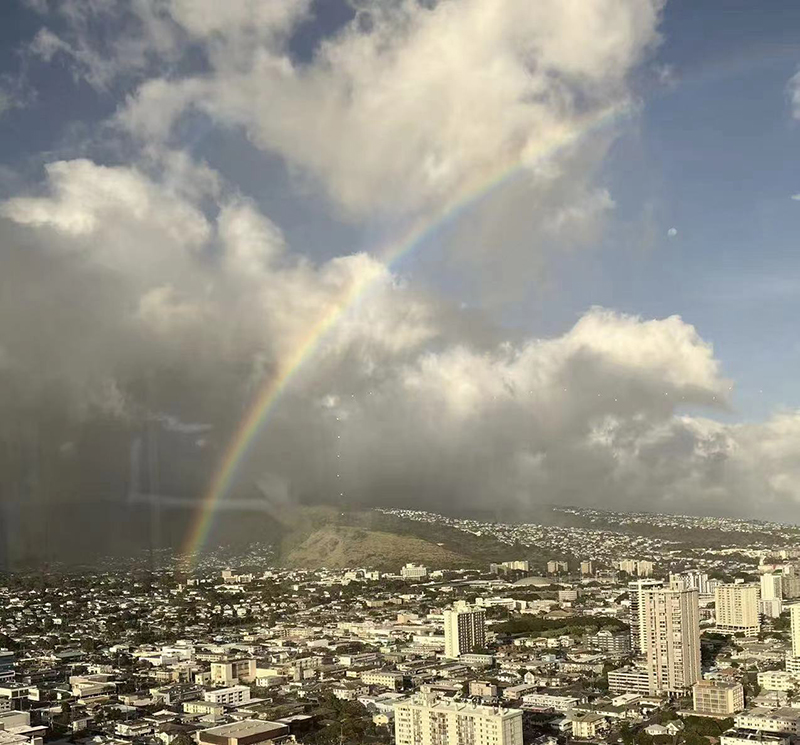 Sakura Spa space and Honolulu view 9