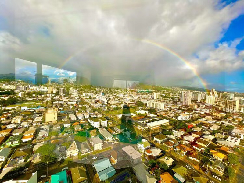 Sakura Spa space and Honolulu view 11
