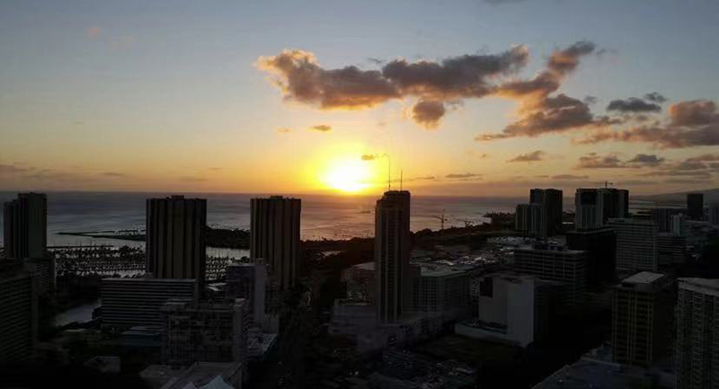 Sakura Spa space and Honolulu view 15