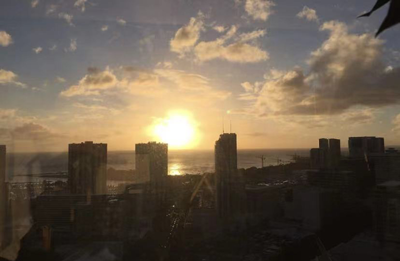 Sakura Spa space and Honolulu view 16