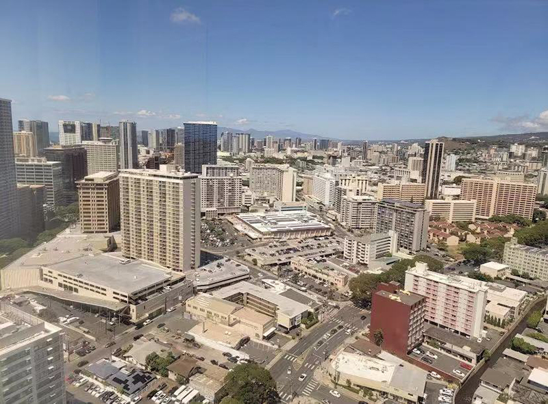 Sakura Spa space and Honolulu view 20